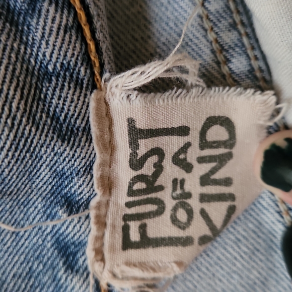 Vintage Distressed Levi's Shorts - Picture 3 of 5